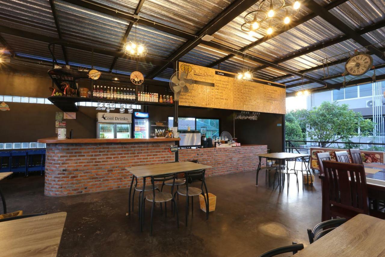 班昌酒店&咖啡厅 来兴府 外观 照片